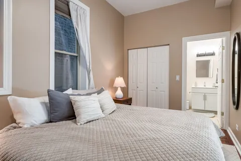 $425,000 | 1301 North Artesian Avenue, Unit 1F, Chicago, IL 60622