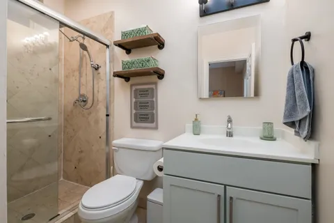 $425,000 | 1301 North Artesian Avenue, Unit 1F, Chicago, IL 60622