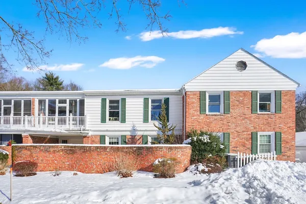 $289,900 | 40 Halifax Court, Unit D, Springfield, MA 01108