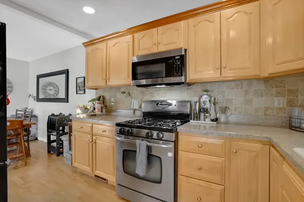 $289,900 | 40 Halifax Court, Unit D, Springfield, MA 01108