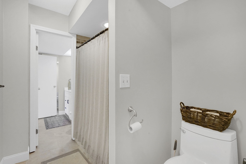 40 Halifax Court, Unit D Springfield, MA 01108 - Photo 30 of 34