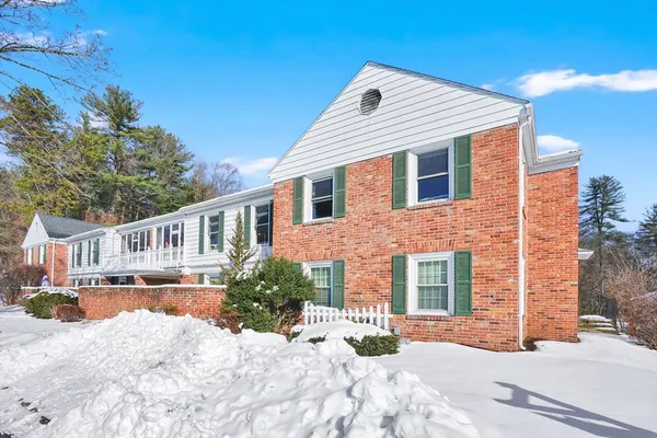 $289,900 | 40 Halifax Court, Unit D, Springfield, MA 01108