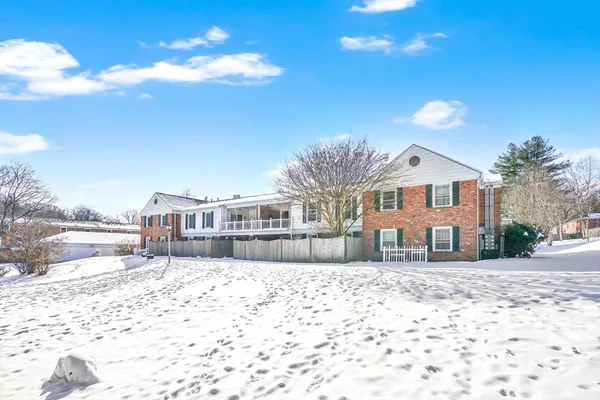 $289,900 | 40 Halifax Court, Unit D, Springfield, MA 01108