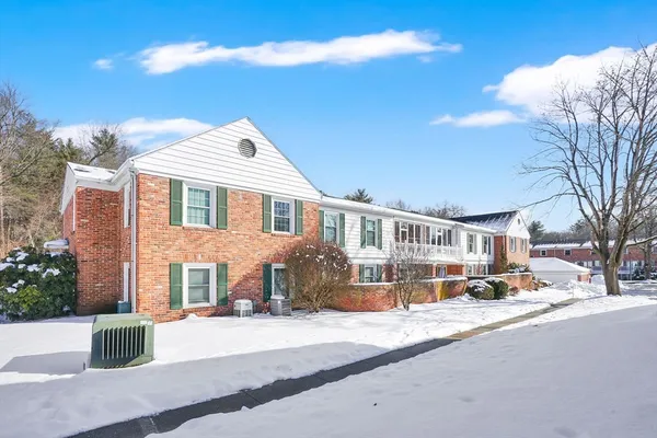 $289,900 | 40 Halifax Court, Unit D, Springfield, MA 01108