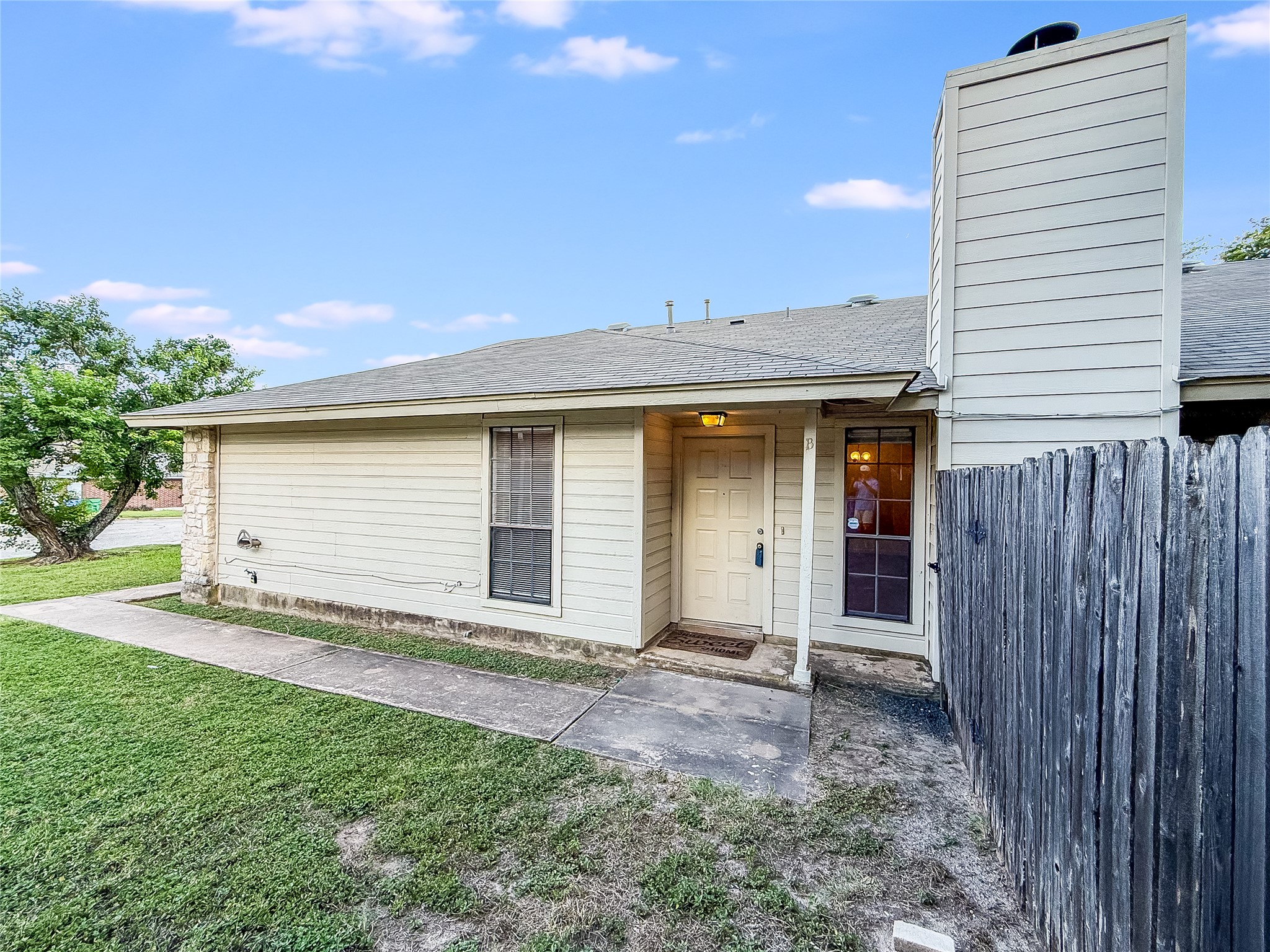 2014 Alex Avenue, Unit B Austin, TX 78728 - Photo 20 of 24 Side of the Home