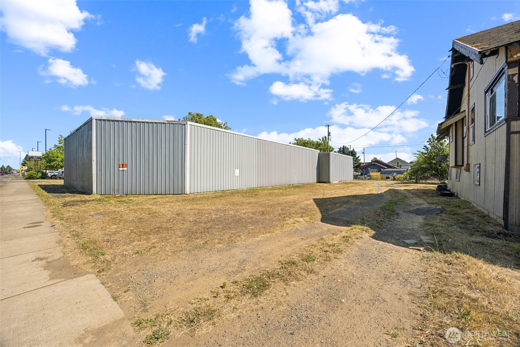 2420 Simpson Avenue Hoquiam, WA 98550 - Photo 32 of 32 a view of a backyard of the house
