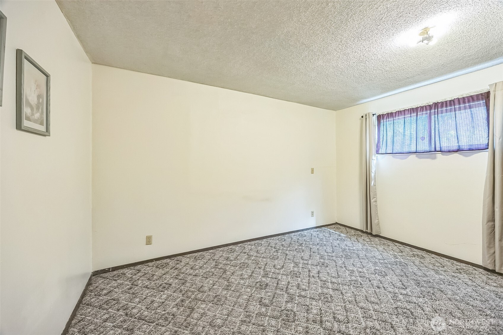 2420 Simpson Avenue Hoquiam, WA 98550 - Photo 7 of 32 a view of an empty room