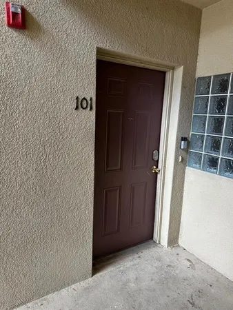 $1,950 | 6425 Cypressdale Drive, Unit 101, Riverview, FL 33578