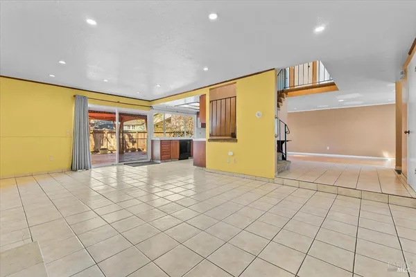 $899,000 | 800 McKillop Court, Petaluma, CA 94954