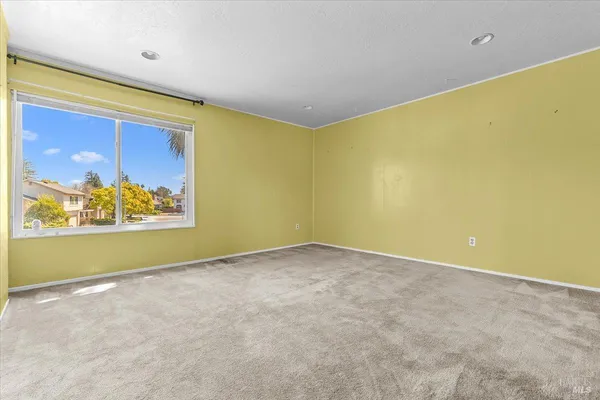 $899,000 | 800 McKillop Court, Petaluma, CA 94954