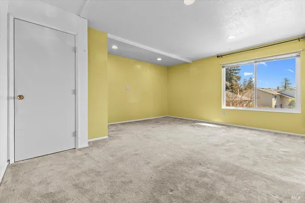 $899,000 | 800 McKillop Court, Petaluma, CA 94954