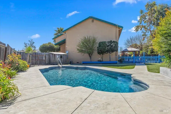 $899,000 | 800 McKillop Court, Petaluma, CA 94954