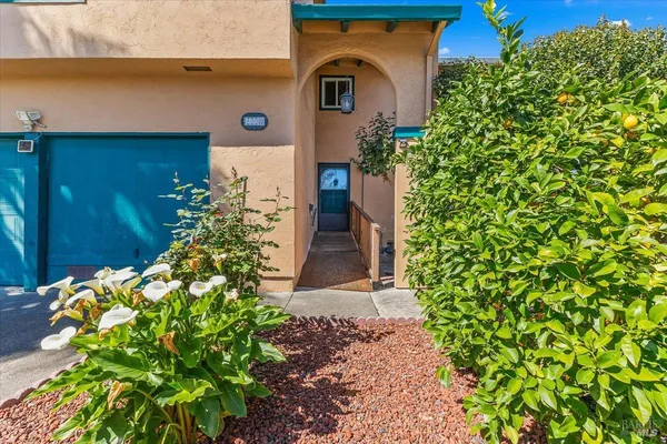 $899,000 | 800 McKillop Court, Petaluma, CA 94954