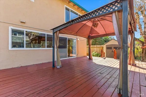 $899,000 | 800 McKillop Court, Petaluma, CA 94954