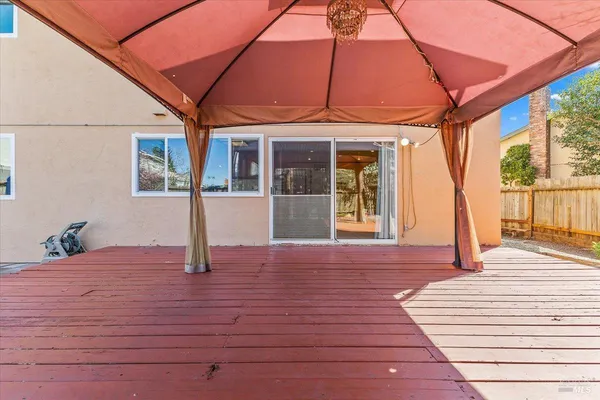 $899,000 | 800 McKillop Court, Petaluma, CA 94954