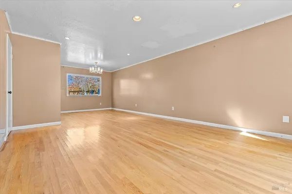 $899,000 | 800 McKillop Court, Petaluma, CA 94954