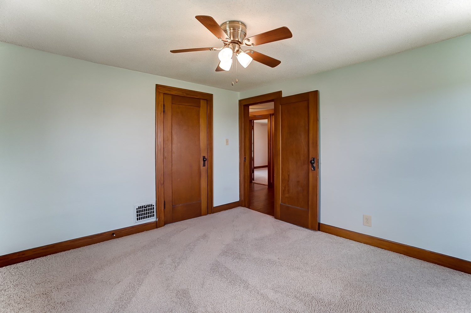 12104 Hand Road Fort Wayne, IN 46818 - Photo 21 of 34 Gallery Image 21