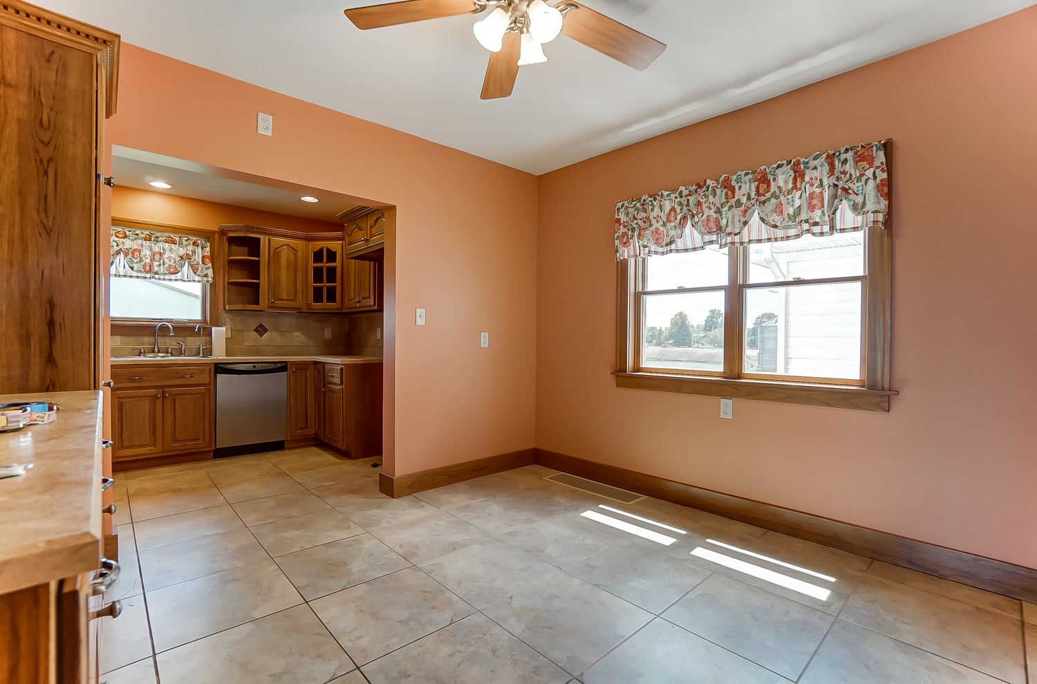 12104 Hand Road Fort Wayne, IN 46818 - Photo 9 of 34 Gallery Image 9