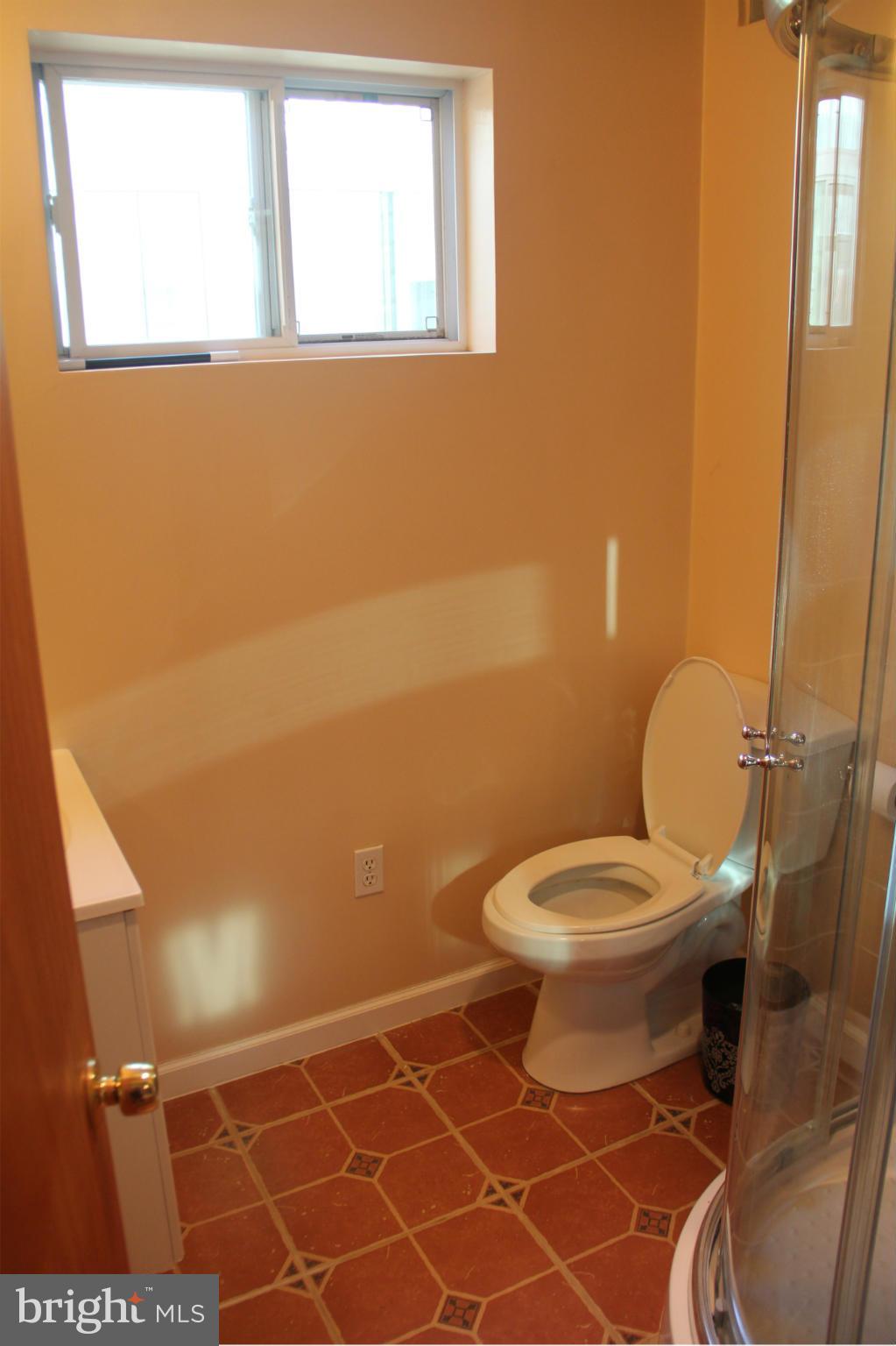 3002 Edgewood Road Kensington, MD 20895 - Photo 11 of 18 Bath (Master)