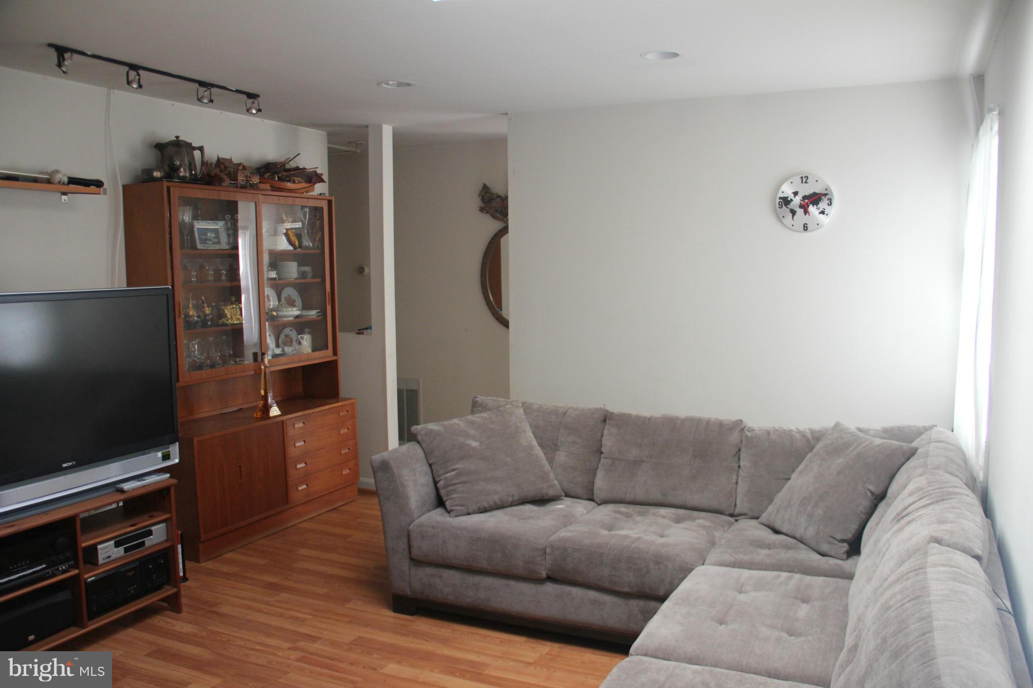 3002 Edgewood Road Kensington, MD 20895 - Photo 7 of 18 Living Room