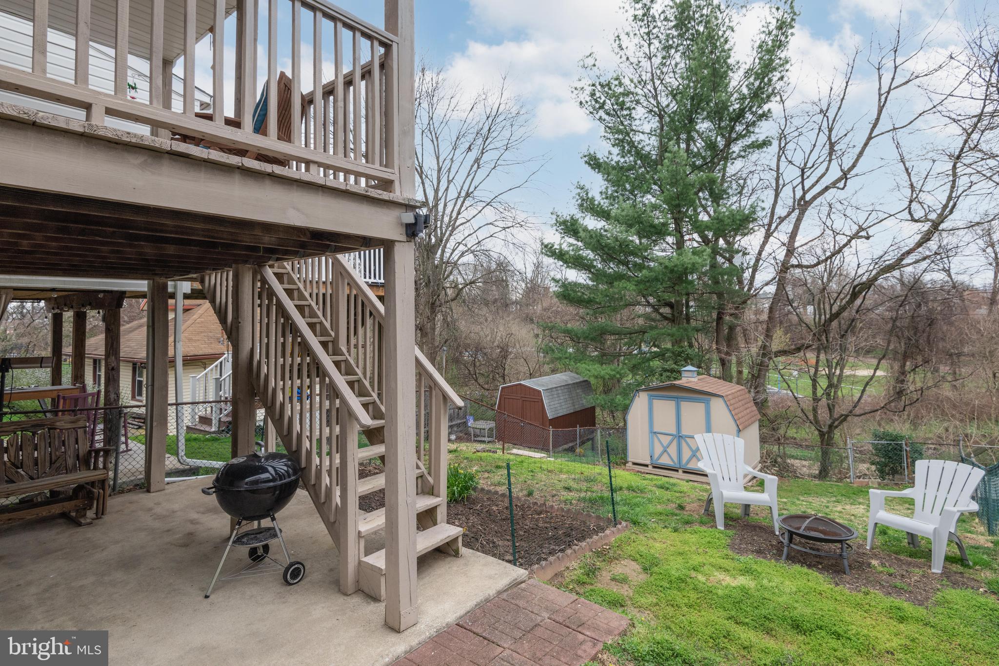 260 Haverford Road Folsom, PA 19033 - Photo 19 of 20 Deck/Yard