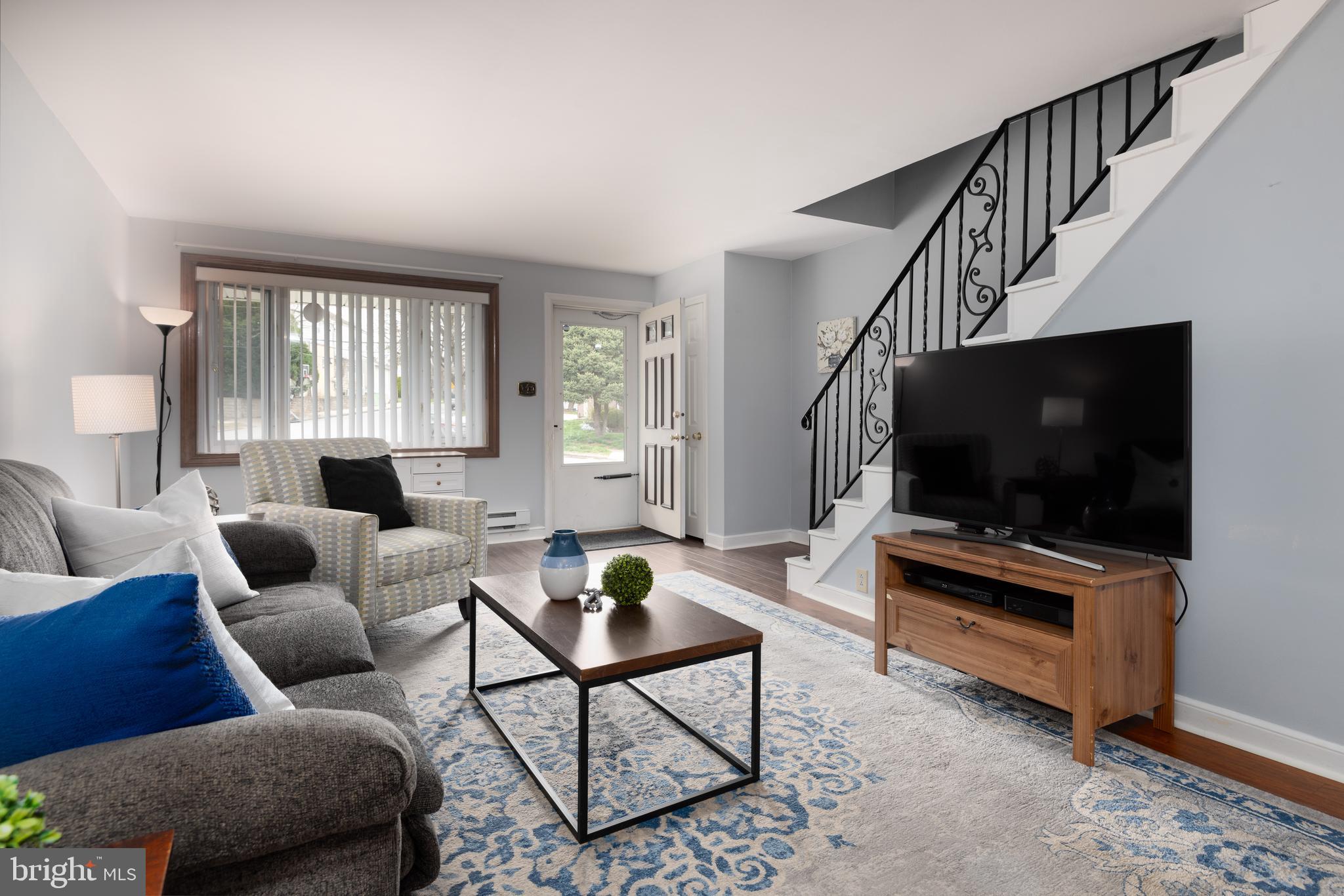 260 Haverford Road Folsom, PA 19033 - Photo 4 of 20 Living Room