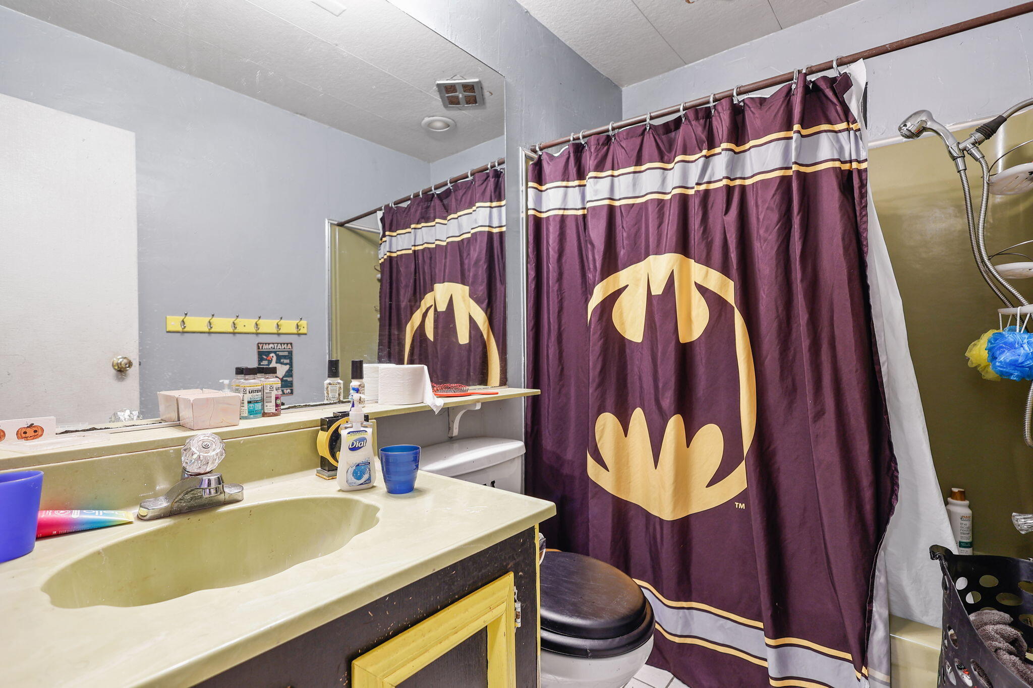 1800 Jason Way Redding, CA 96003 - Photo 16 of 26 Bathroom 1