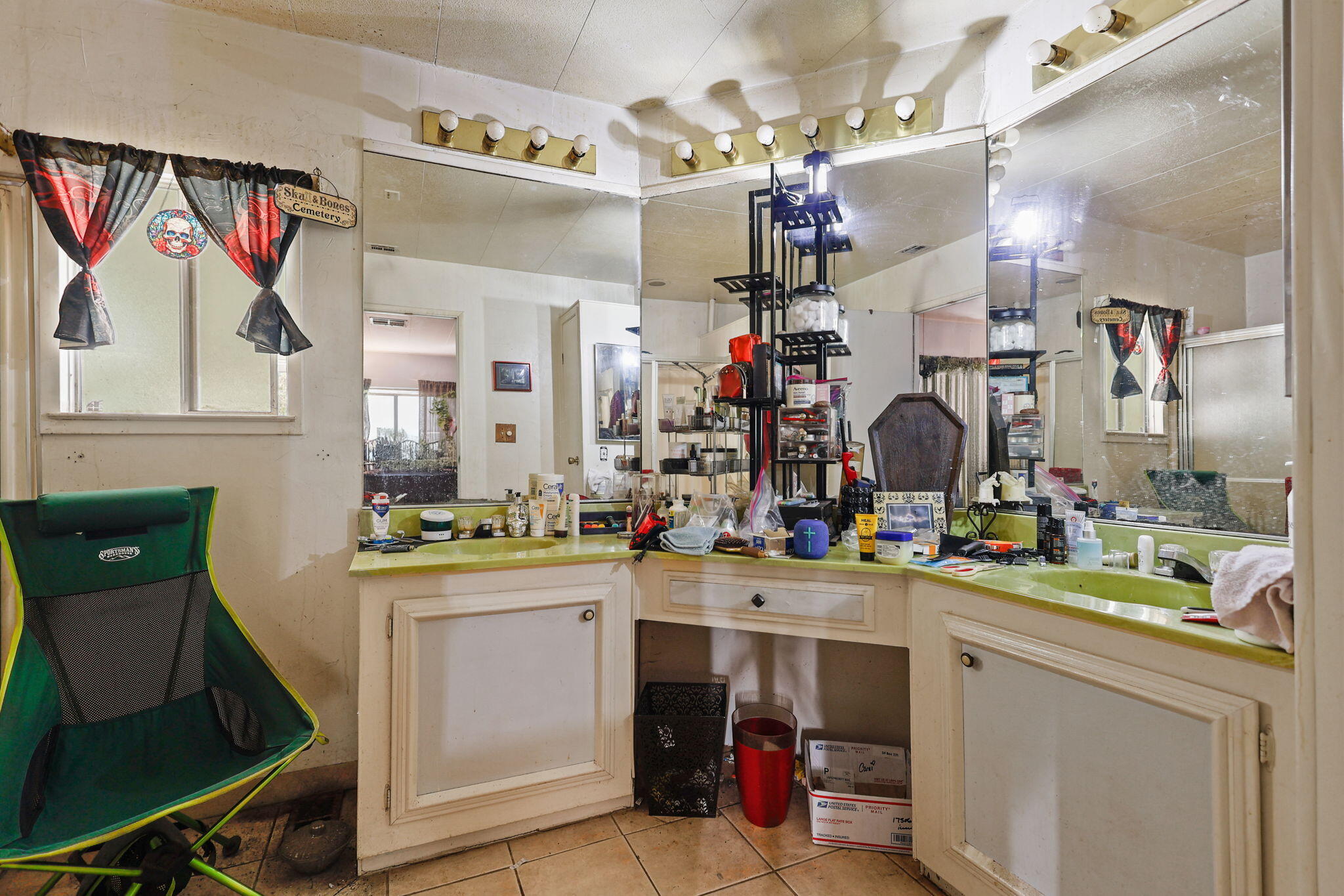 1800 Jason Way Redding, CA 96003 - Photo 19 of 26 Bathroom 2