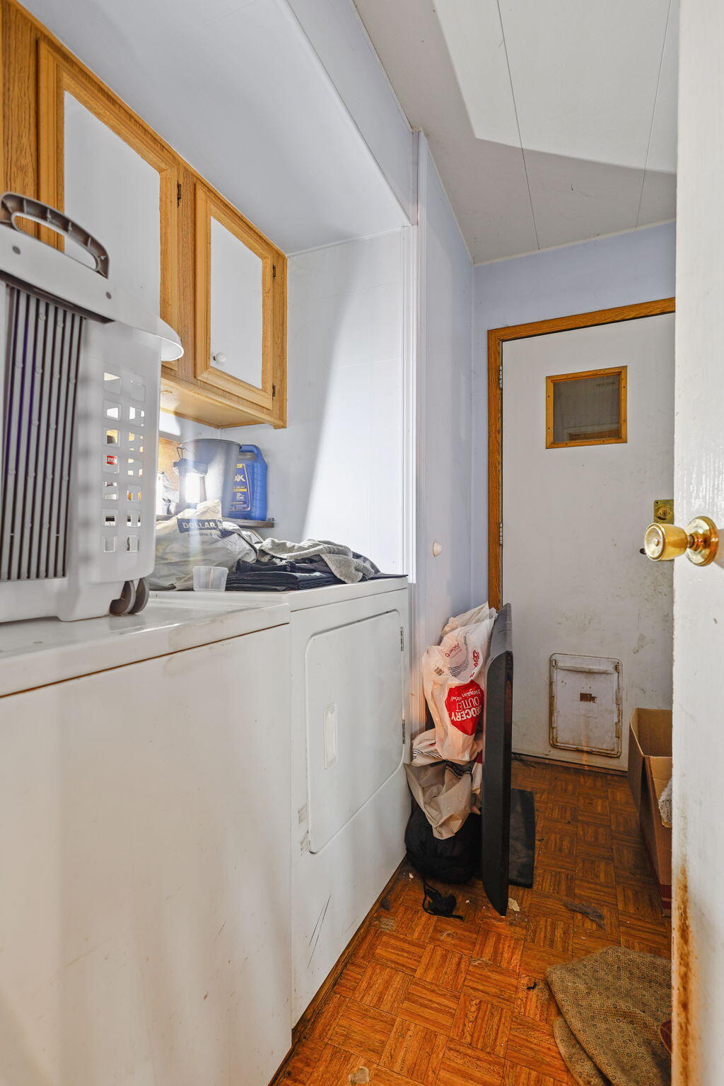 1800 Jason Way Redding, CA 96003 - Photo 21 of 26 Laundry Room