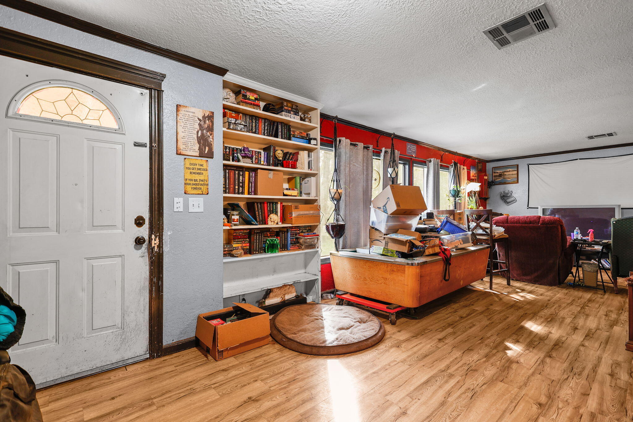 1800 Jason Way Redding, CA 96003 - Photo 5 of 26 19-web-or-mls-_K3A3796