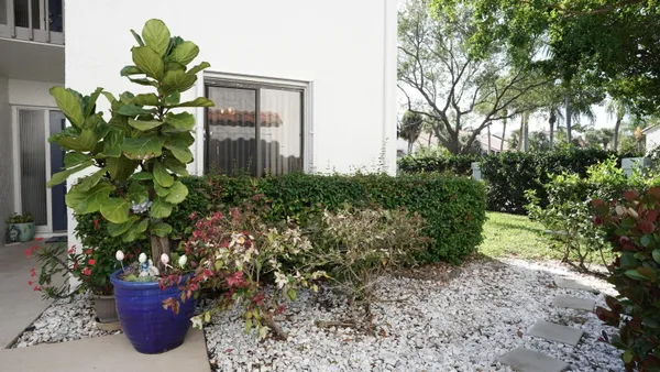 $3,200 | 100 Pelican Pointe Drive, Unit 103, Delray Beach, FL 33483