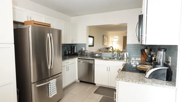 $3,200 | 100 Pelican Pointe Drive, Unit 103, Delray Beach, FL 33483