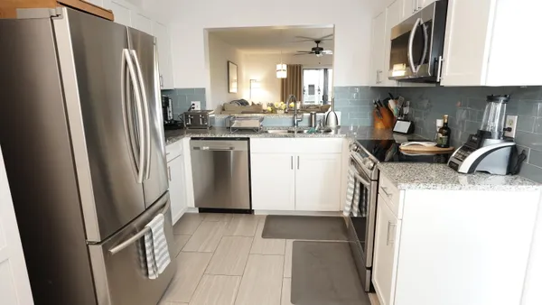 $3,200 | 100 Pelican Pointe Drive, Unit 103, Delray Beach, FL 33483