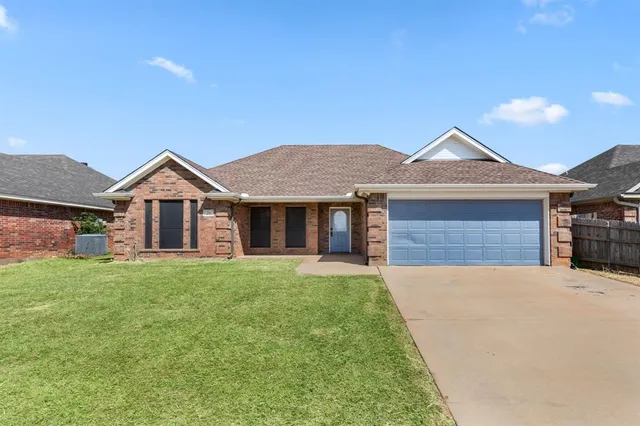 $249,900 | 26 Cherokee Trail, Iowa Park, TX 76367