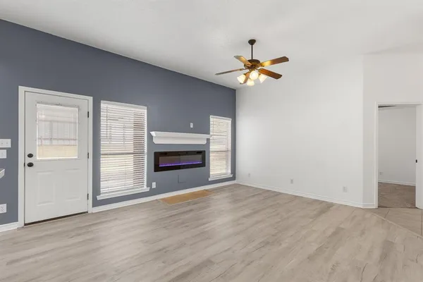 $249,900 | 26 Cherokee Trail, Iowa Park, TX 76367