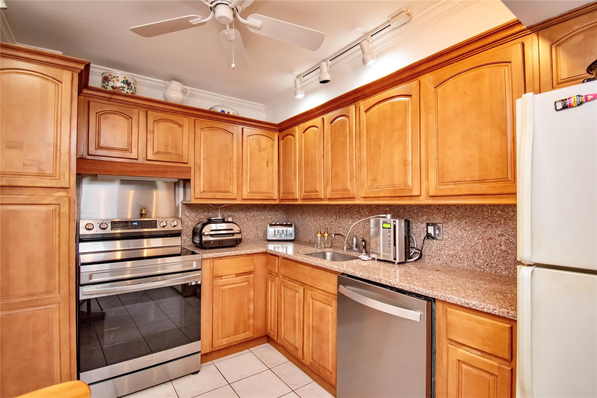 5280 Northwest 2nd Avenue, Unit 312 Boca Raton, FL 33487 - Photo 7 of 24 Photo 7
