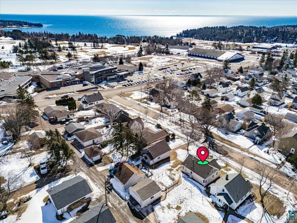 $299,900 | 427 11th Avenue, Two Harbors, MN 55616