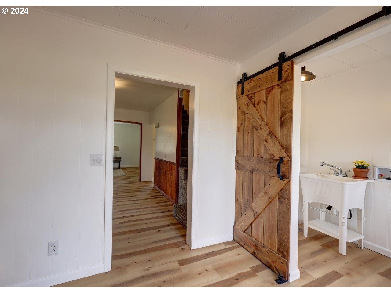 92464 Pilots Road Astoria, OR 97103 - Photo 11 of 45 Gallery Image 11