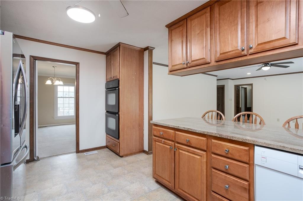 825 Whispering Wind Road Burlington, NC 27217 - Photo 17 of 40