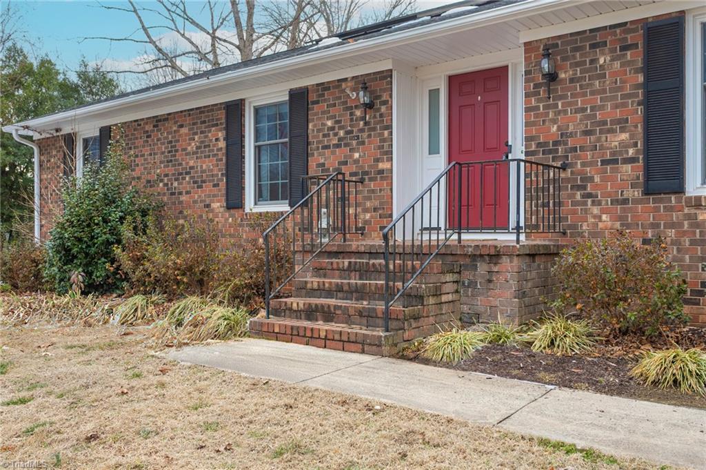 825 Whispering Wind Road Burlington, NC 27217 - Photo 2 of 40