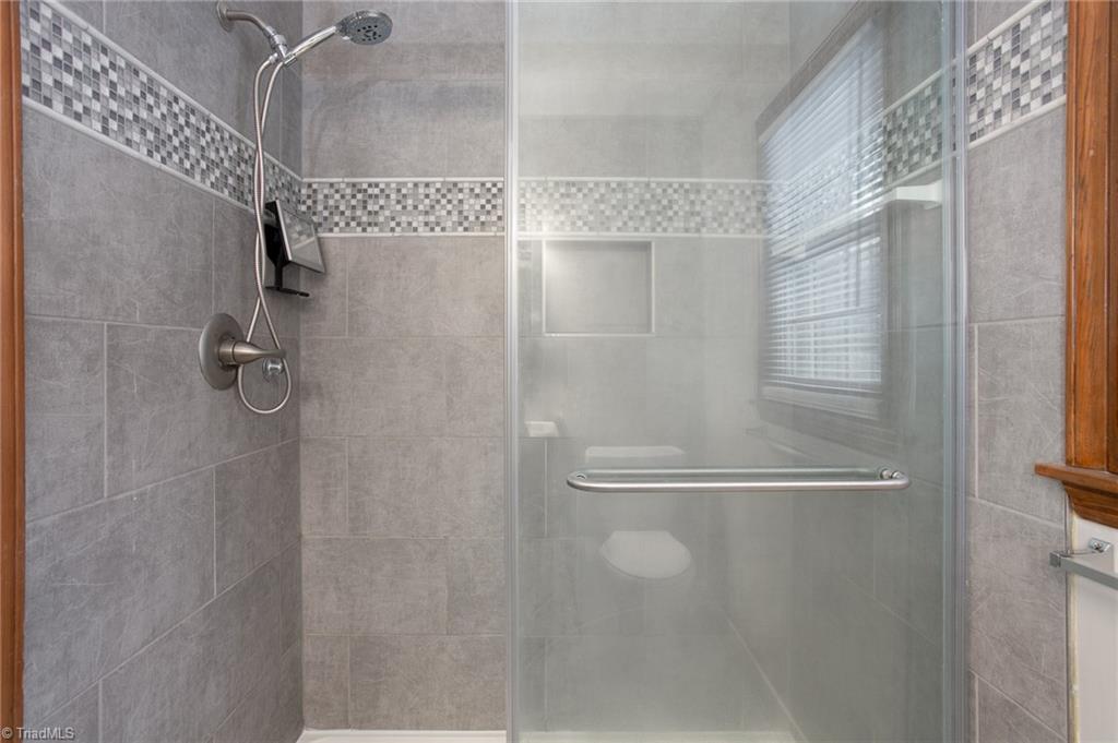 825 Whispering Wind Road Burlington, NC 27217 - Photo 32 of 40