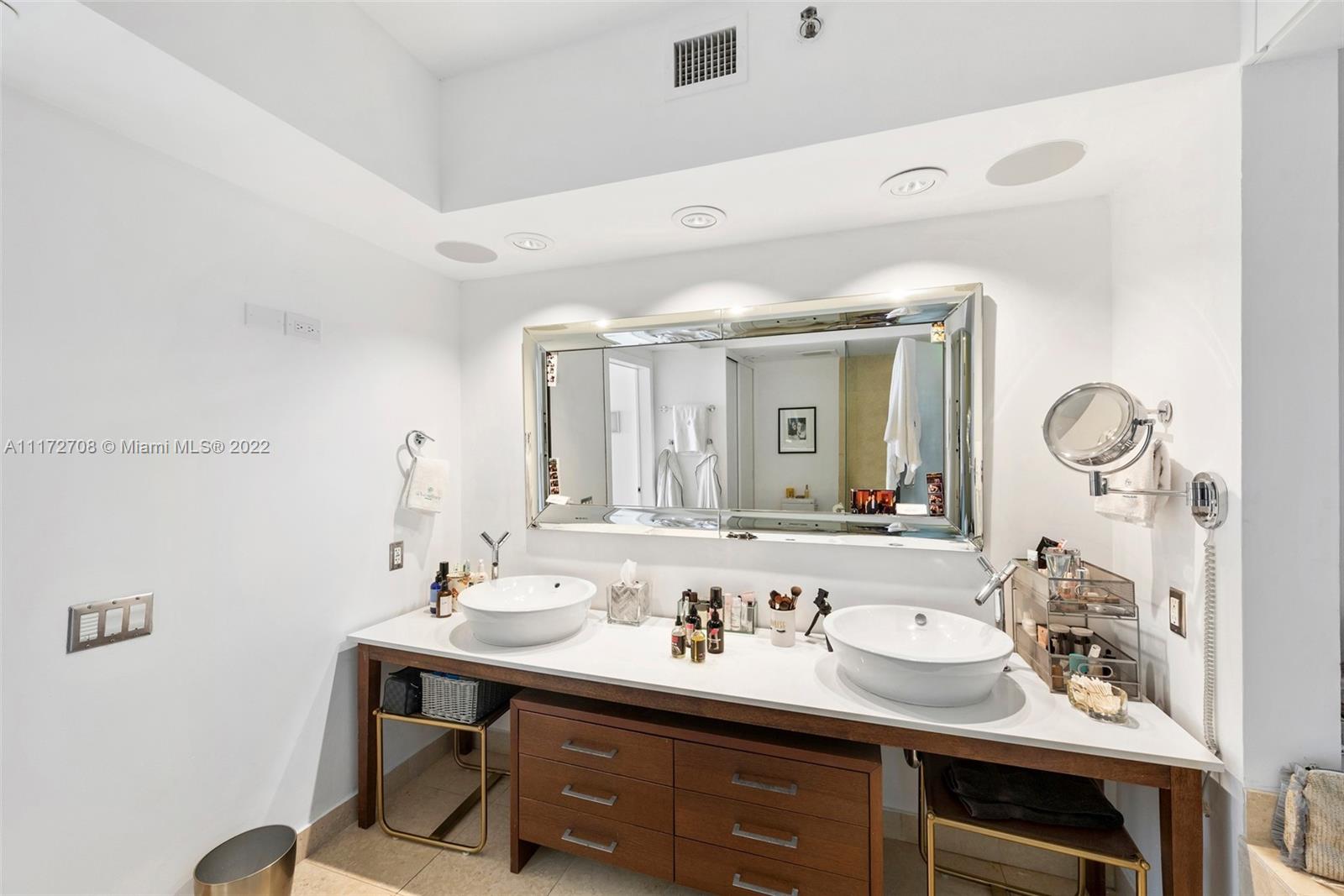 450 Alton Road, Unit 1003 Miami Beach, FL 33139 - Photo 21 of 53