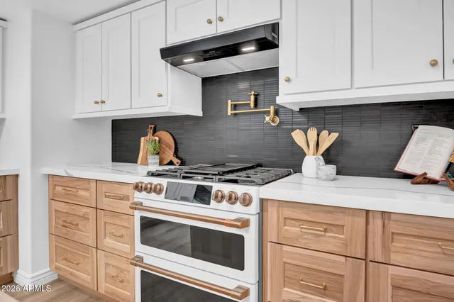 $4,695 | 10624 North 38th Street, Phoenix, AZ 85028