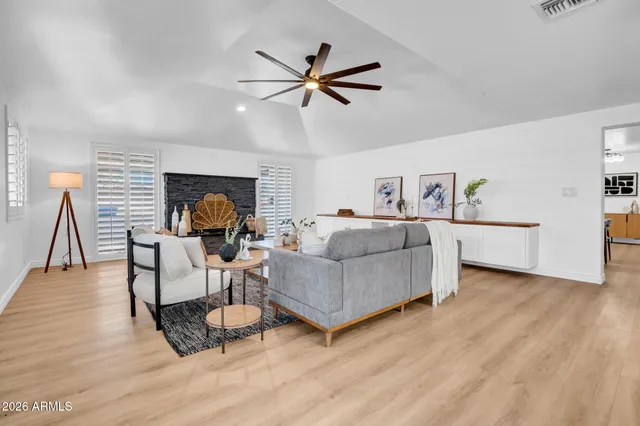 $4,695 | 10624 North 38th Street, Phoenix, AZ 85028