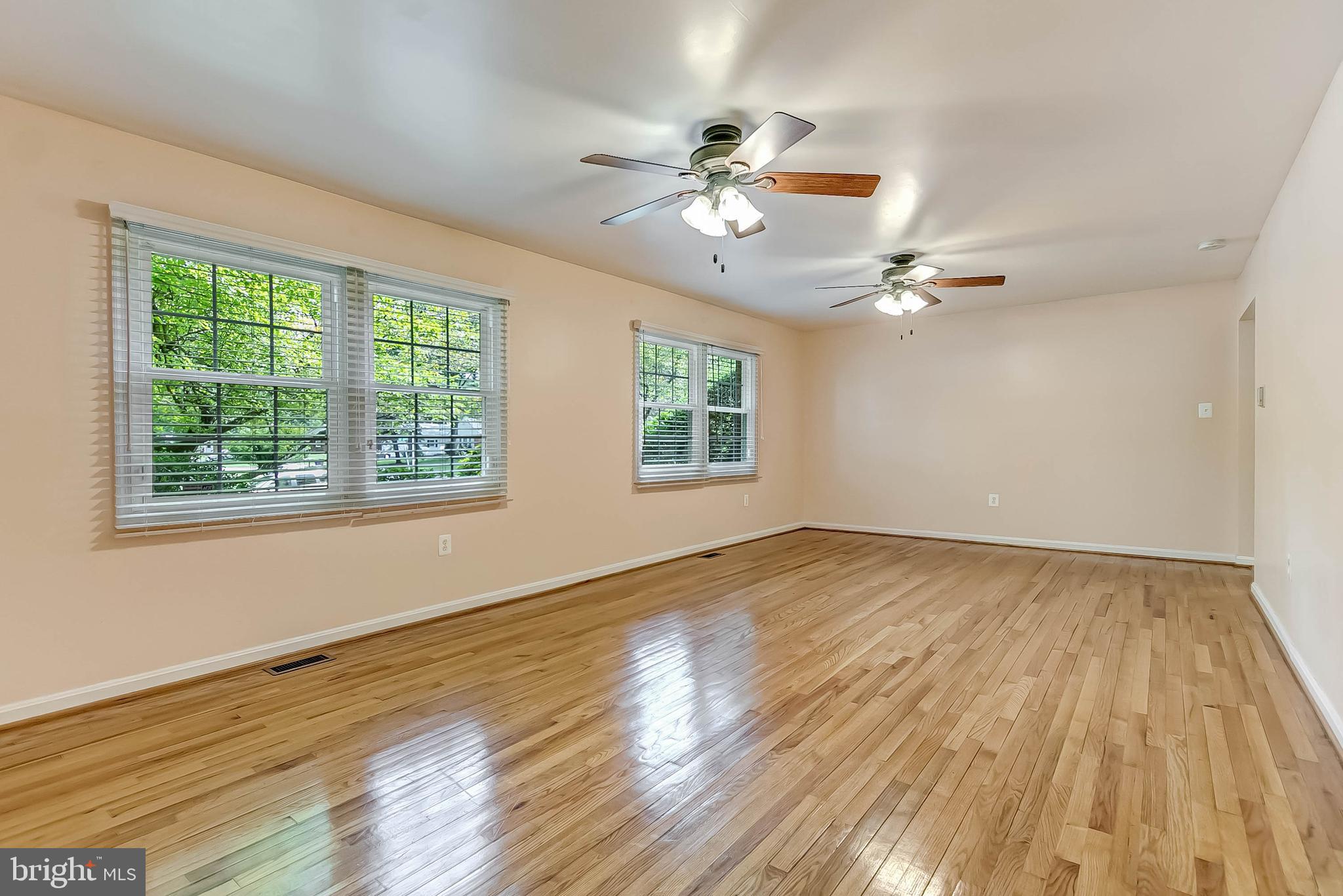 2908 Bluff Point Lane Silver Spring, MD 20906 - Photo 24 of 63 Formal living room