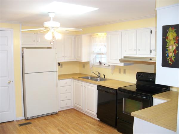 8 Queens Road, Unit 194 Attleboro, MA 02703 - Photo 11 of 30 Gallery Image 11