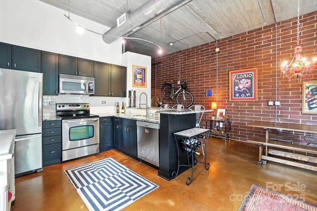 $290,000 | 626 North Graham Street, Unit 309, Charlotte, NC 28202