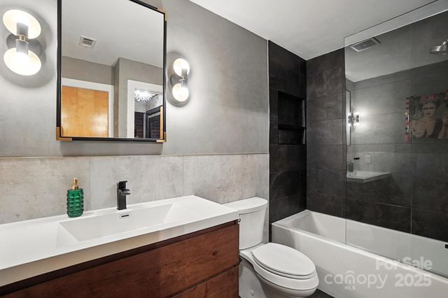 $290,000 | 626 North Graham Street, Unit 309, Charlotte, NC 28202