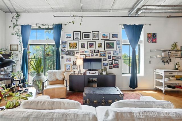 $290,000 | 626 North Graham Street, Unit 309, Charlotte, NC 28202