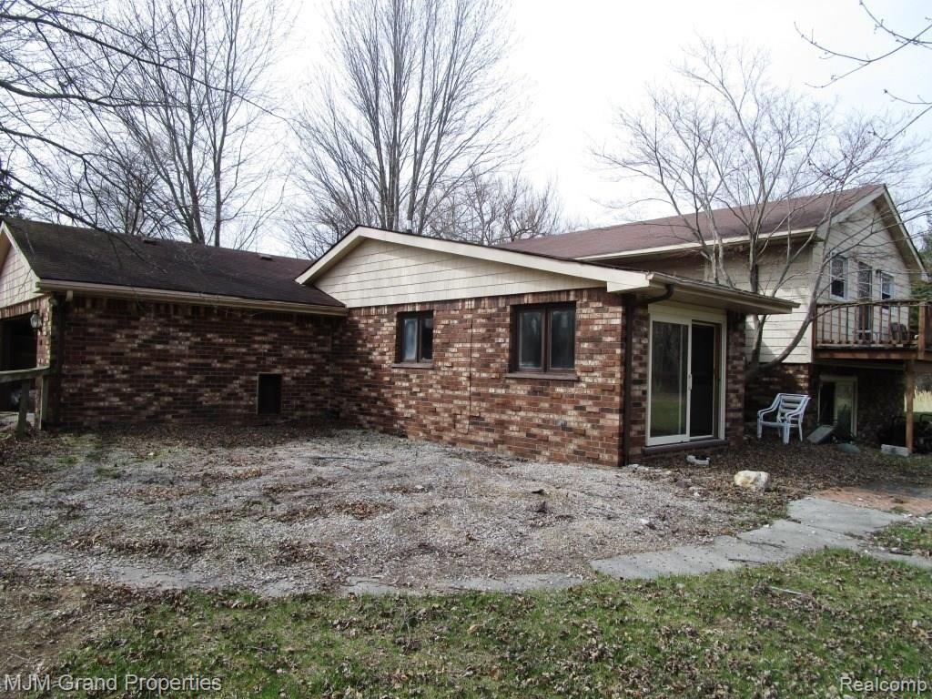 12310 Burns Road Carleton, MI 48117 - Photo 4 of 13 Rear2.JPG